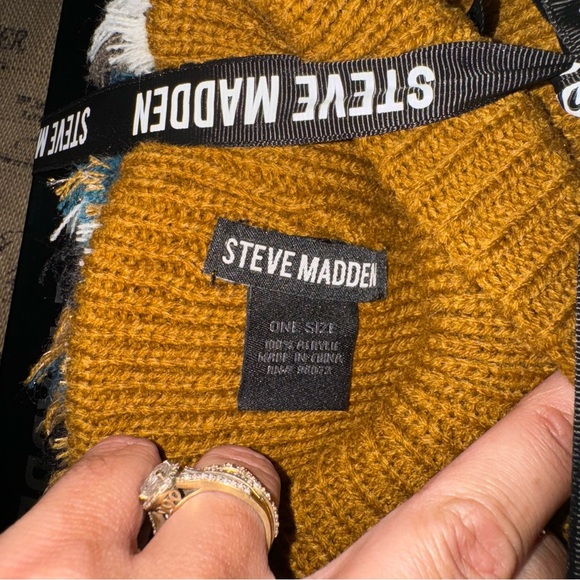 Steve Madden NWB! Mustard Yellow Hat Plaid Multicolor Scarf Box Gift Set - Picture 7 of 11